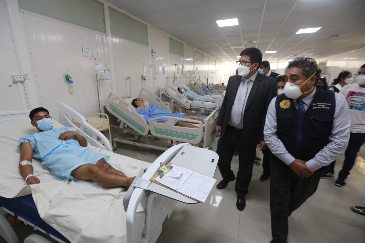 Ministro de Salud supervisó la atención de los pacientes en el Hospital Nacional Sergio E. Bernales de Collique