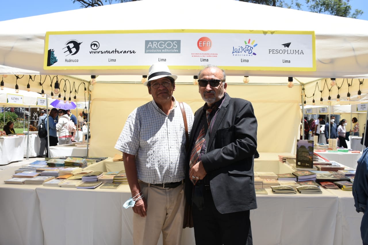 Viceministra de Patrimonio Cultural e Industrias Culturales inaugura feria del libro La Independiente en Arequipa