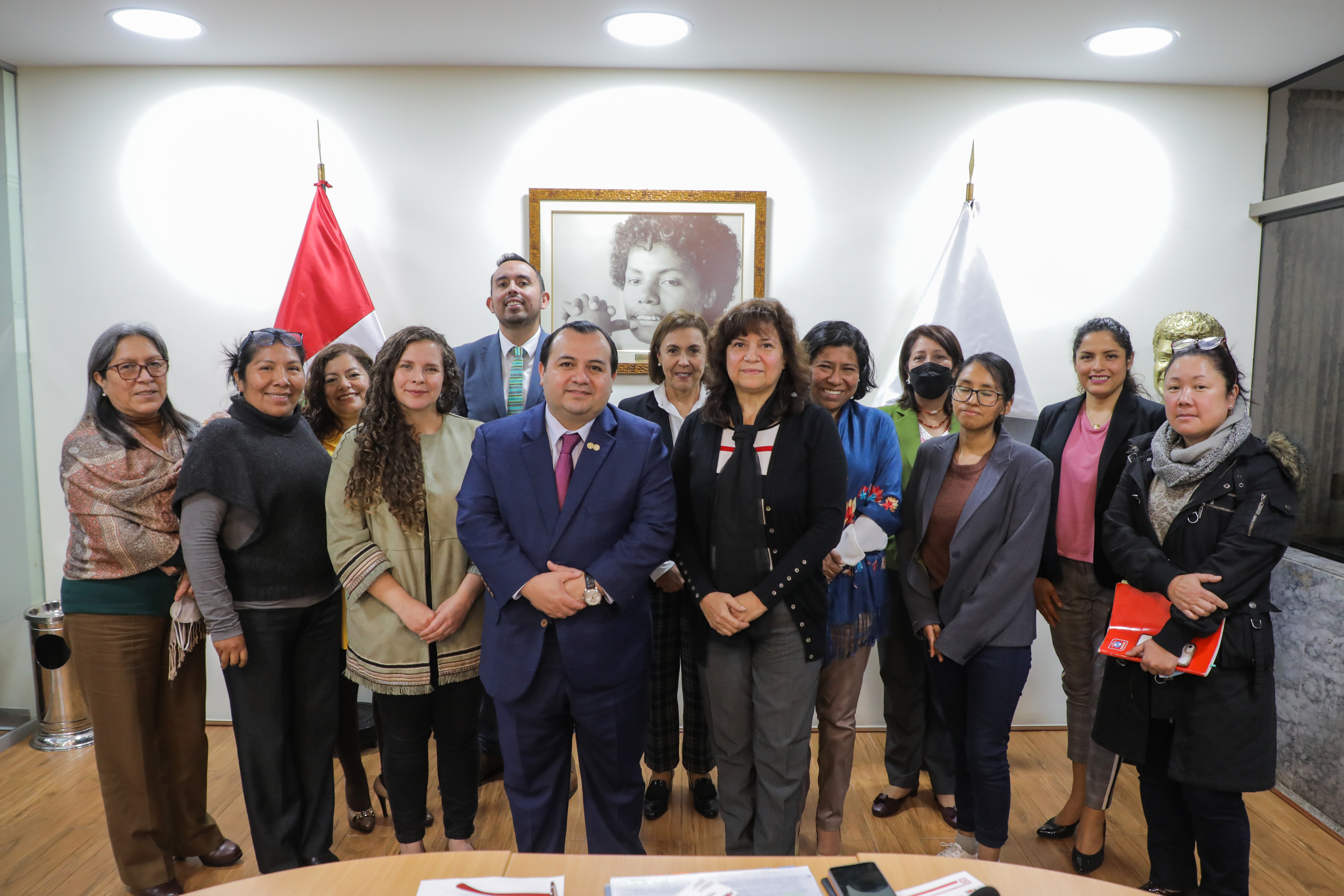 Viceministra Barbieri se reúne con el vicepresidente y relator para Perú de la CIDH