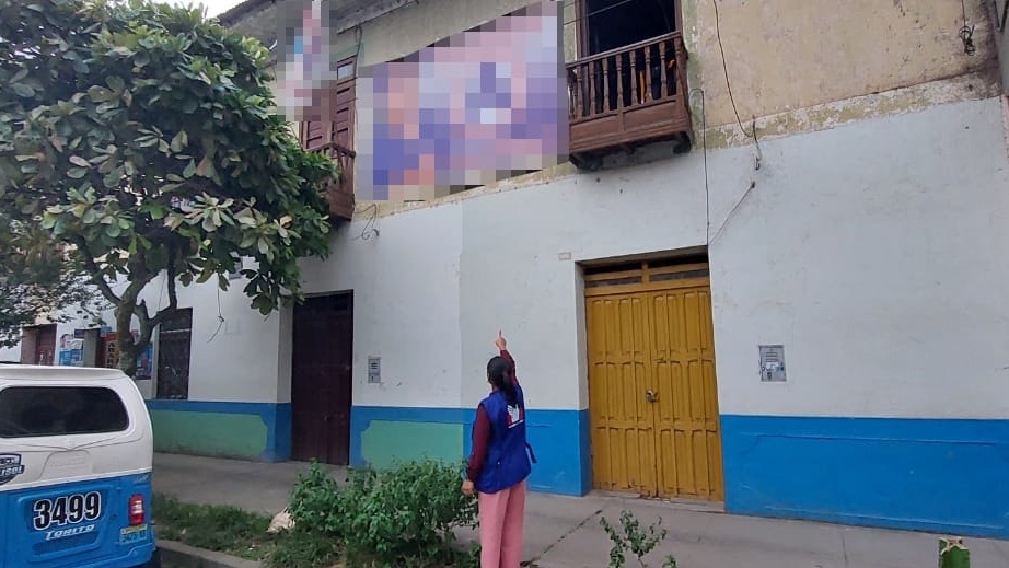 Foto de pared con propaganda política