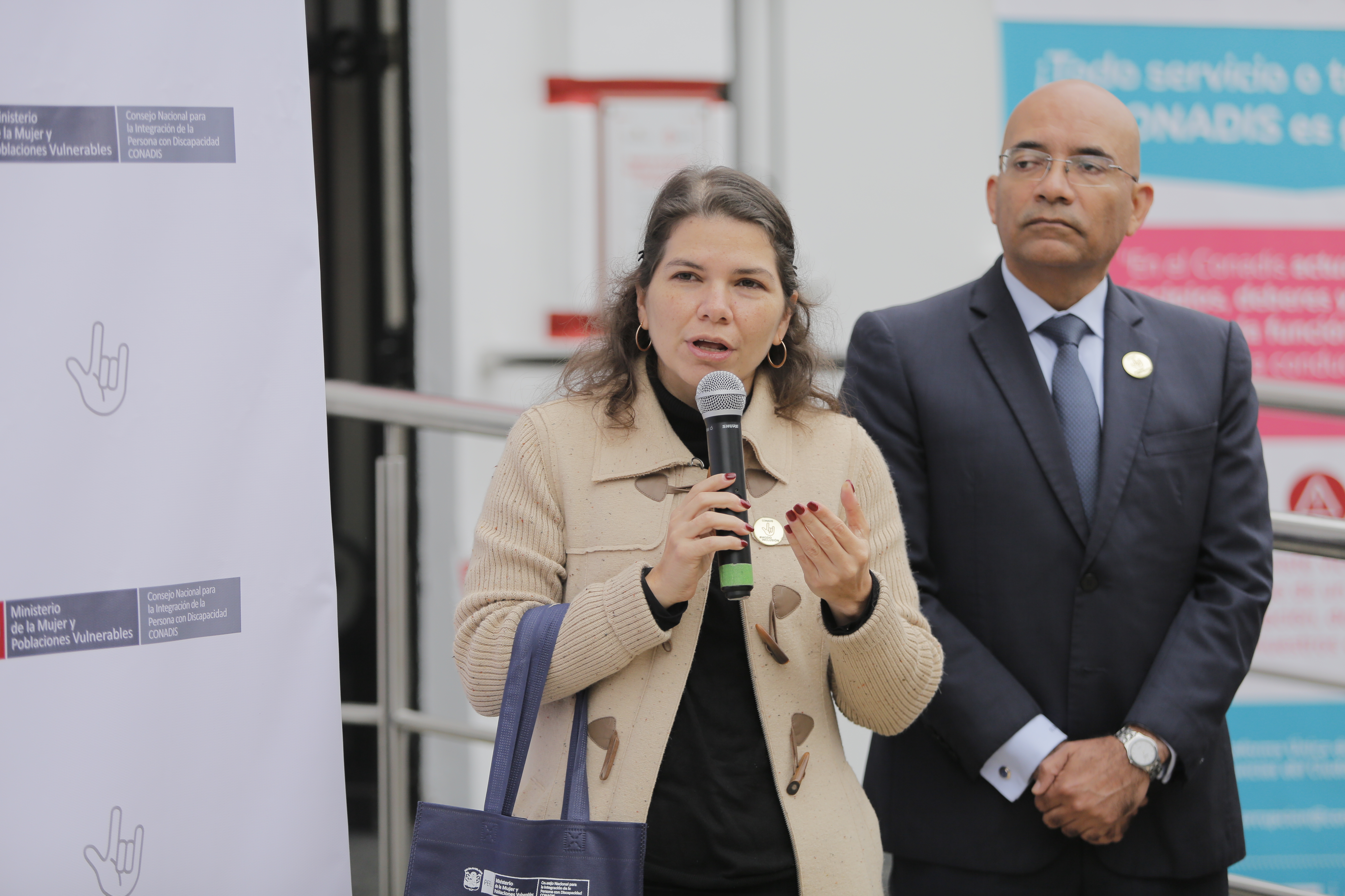 Ministra Claudia Dávila Moscoso en CONADIS