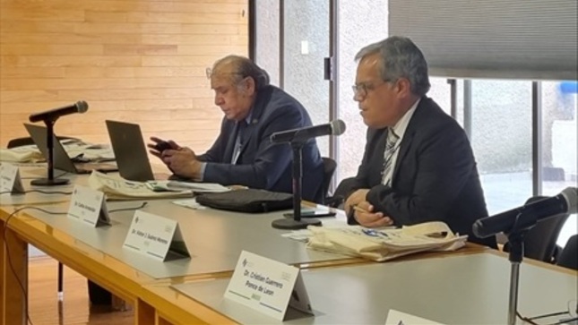 FOTO 1 DEL DR. VICTOR SUAREZ EN MÉXICO