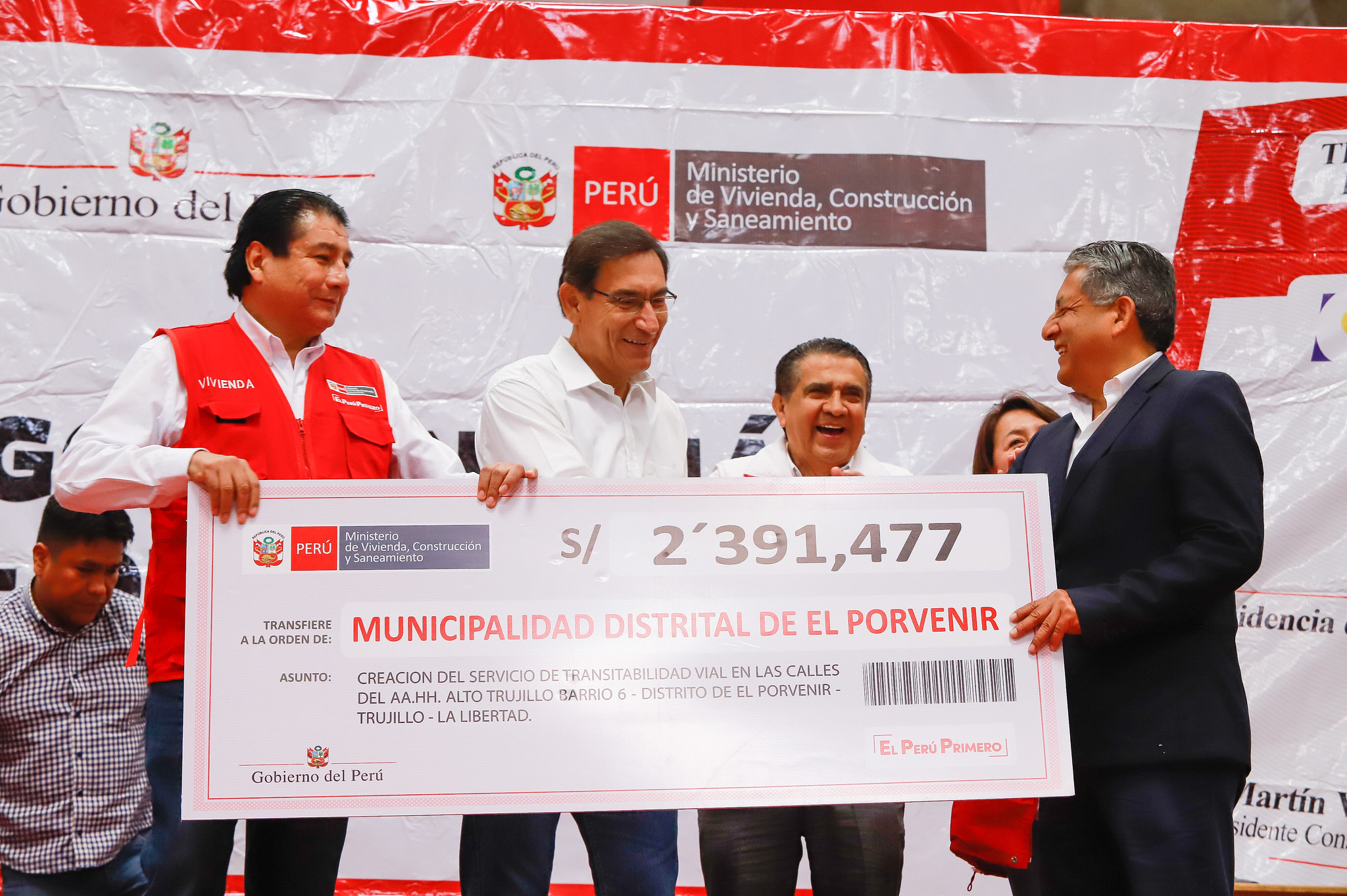 Vivienda entrega títulos de propiedad a más de 5000 familias y transfiere cerca de S/ 13 millones para obras viales en Trujillo