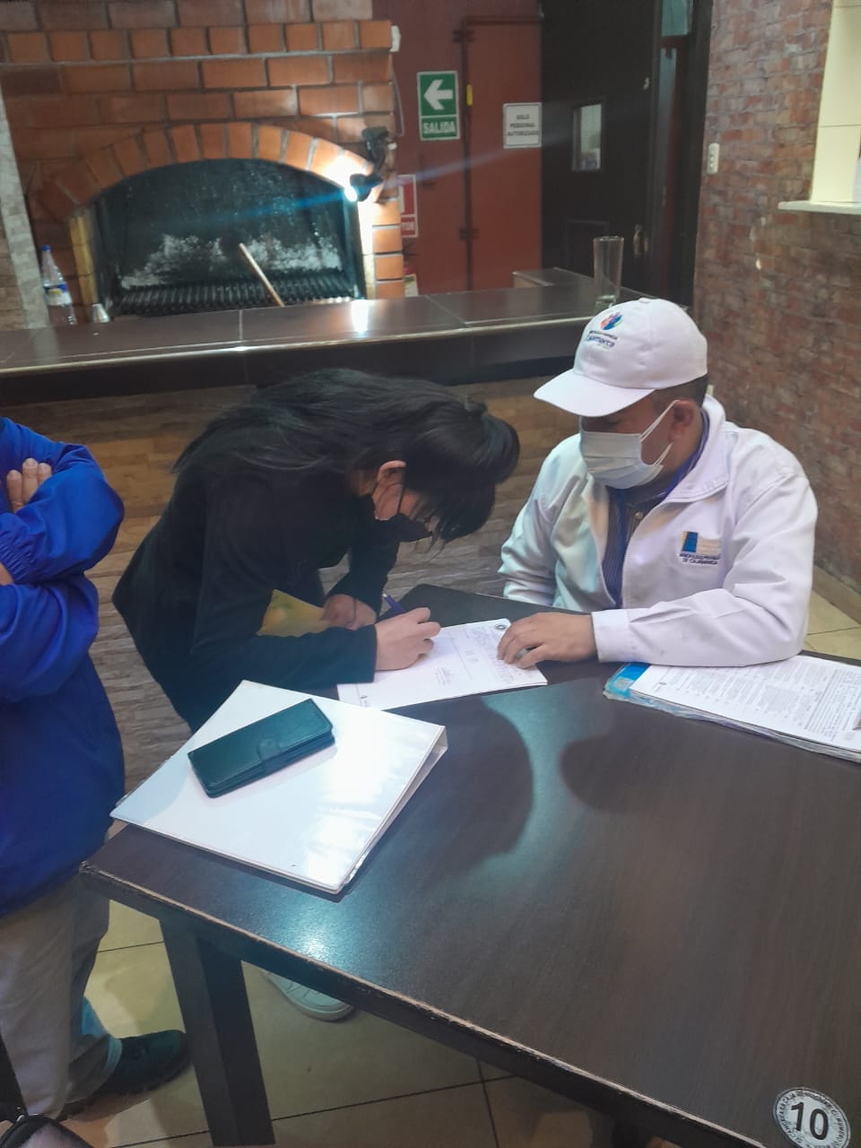 Clausuran pollería y parrilas Paikos por no contar con licencia de funcionamiento y por encontrar residuos de eses de roedor y otros vectore