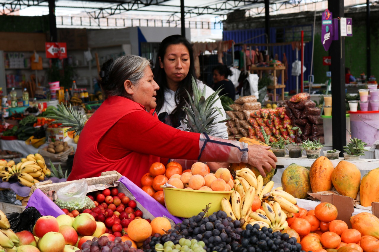 Mercados “Esperanza a Triunfar” y “Santa Rosa”, ofertan productos frescos y baratos y se convierten en los favoritos de las amas de casa