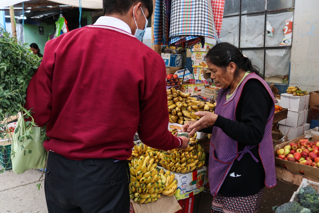 Mercados “Esperanza a Triunfar” y “Santa Rosa”, ofertan productos frescos y baratos y se convierten en los favoritos de las amas de casa