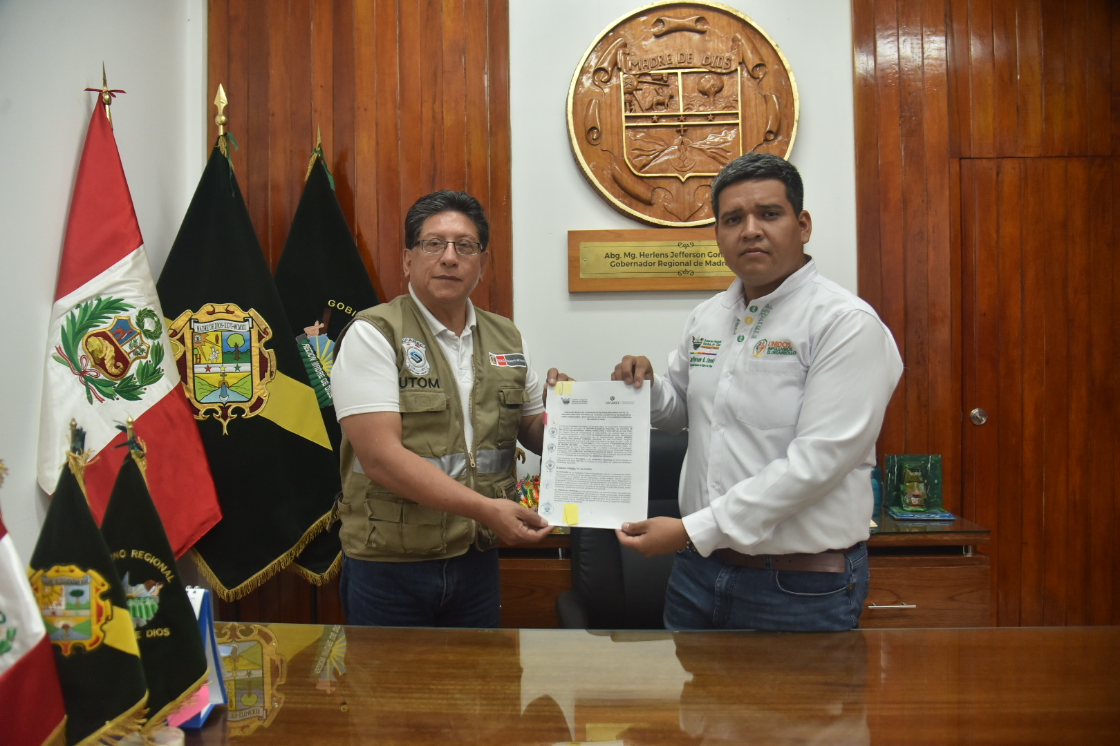 Foto de la firma de convenio Sucamec y Gore de Madre de Dios