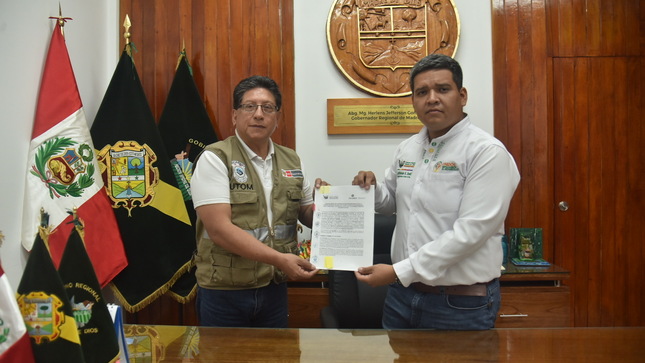 Foto de la firma de convenio Sucamec y Gore de Madre de Dios