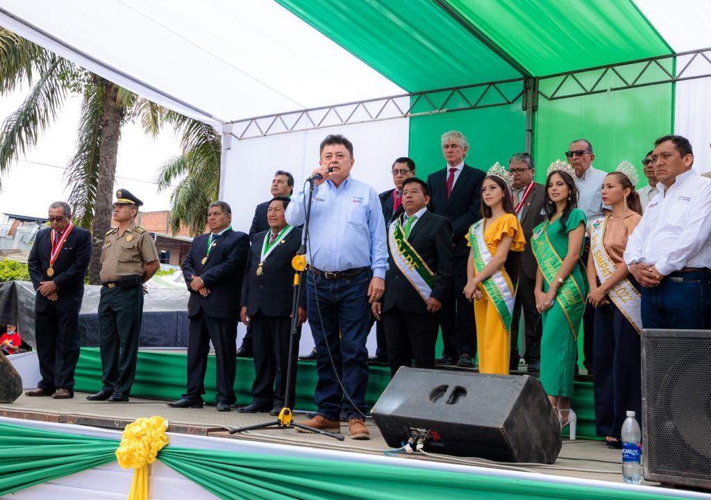 Imagen de ceremonia de entrega del mercado de abastos de la ciudad de Tingo María