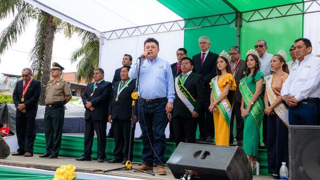 Imagen de ceremonia de entrega del mercado de abastos de la ciudad de Tingo María