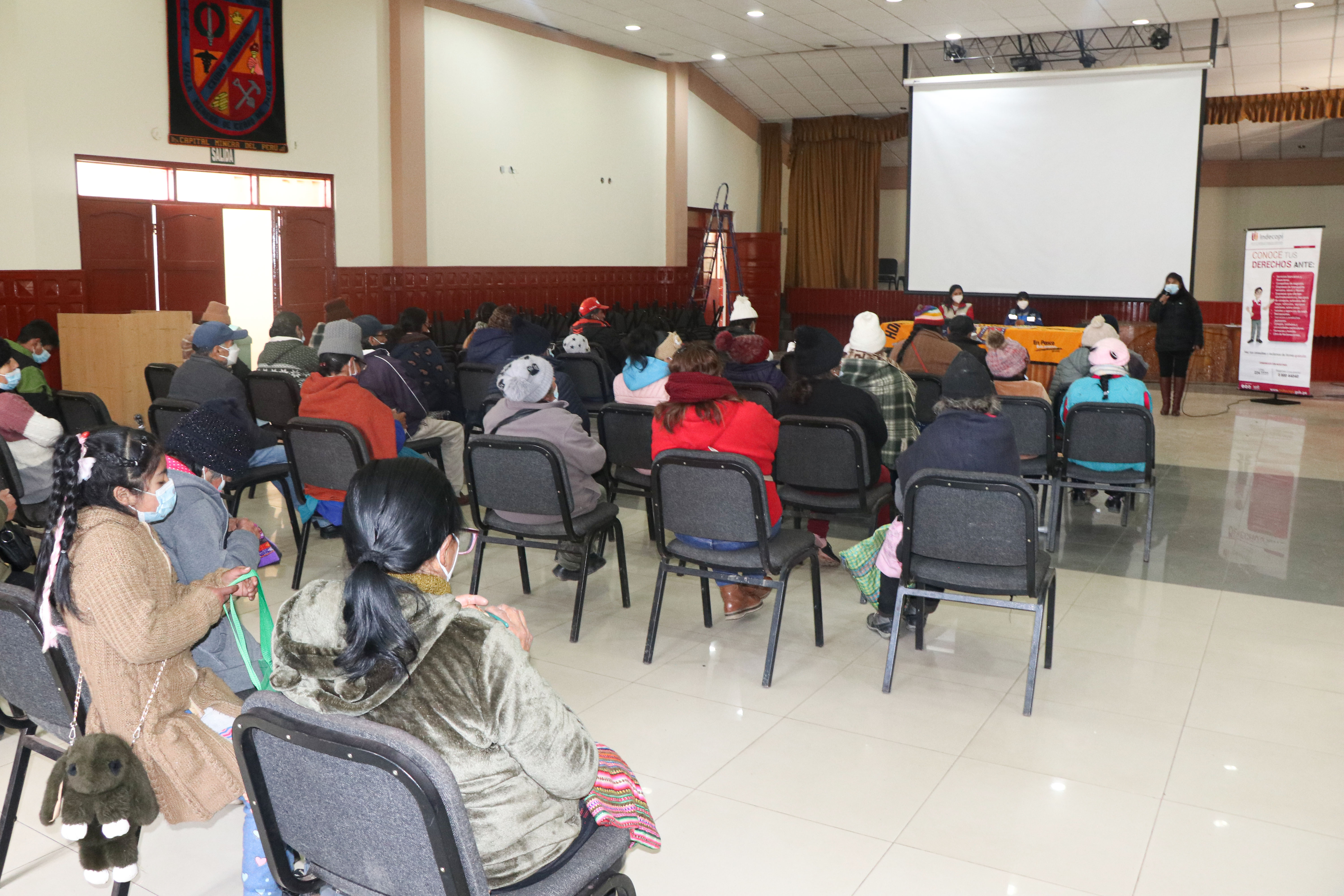 Participación de las personas con discapacidad a la charla brindada por el INDECOPI y el CEM Pasco.