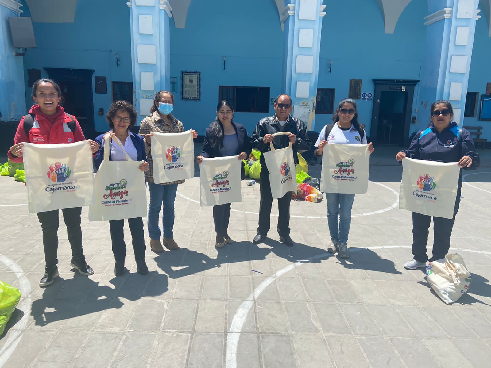 Municipalidad de Cajamarca realizó campaña de reciclatón en la I.E. San Ramón – La Recoleta recogiendo 621 kilos de deshechos