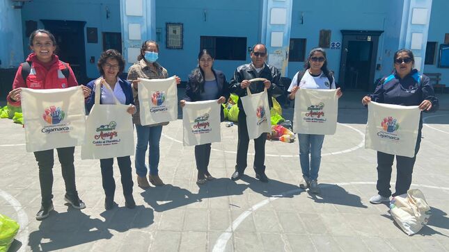Municipalidad de Cajamarca realizó campaña de reciclatón en la I.E. San Ramón – La Recoleta recogiendo 621 kilos de deshechos