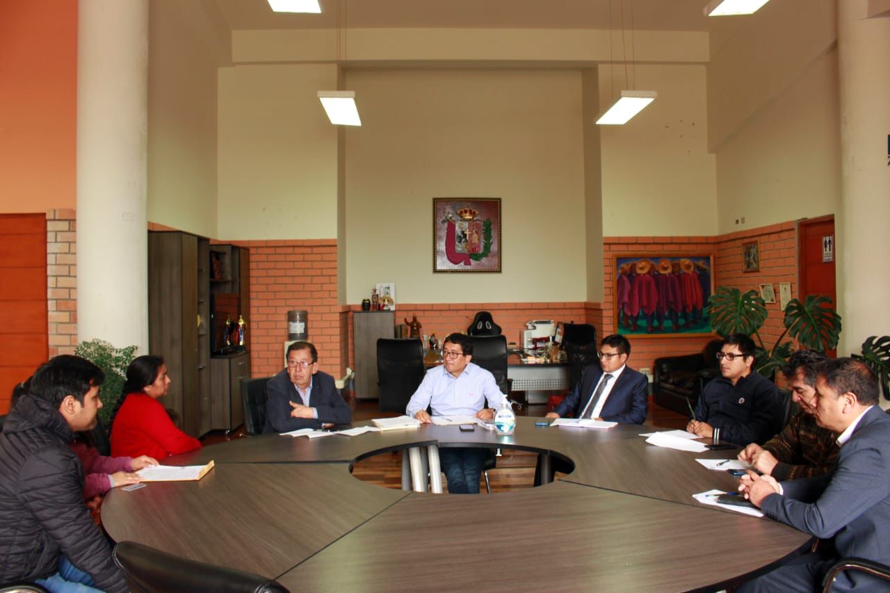 Alcalde provincial Henry Alcántara continúa atendiendo las necesidades de la población cajamarquina
