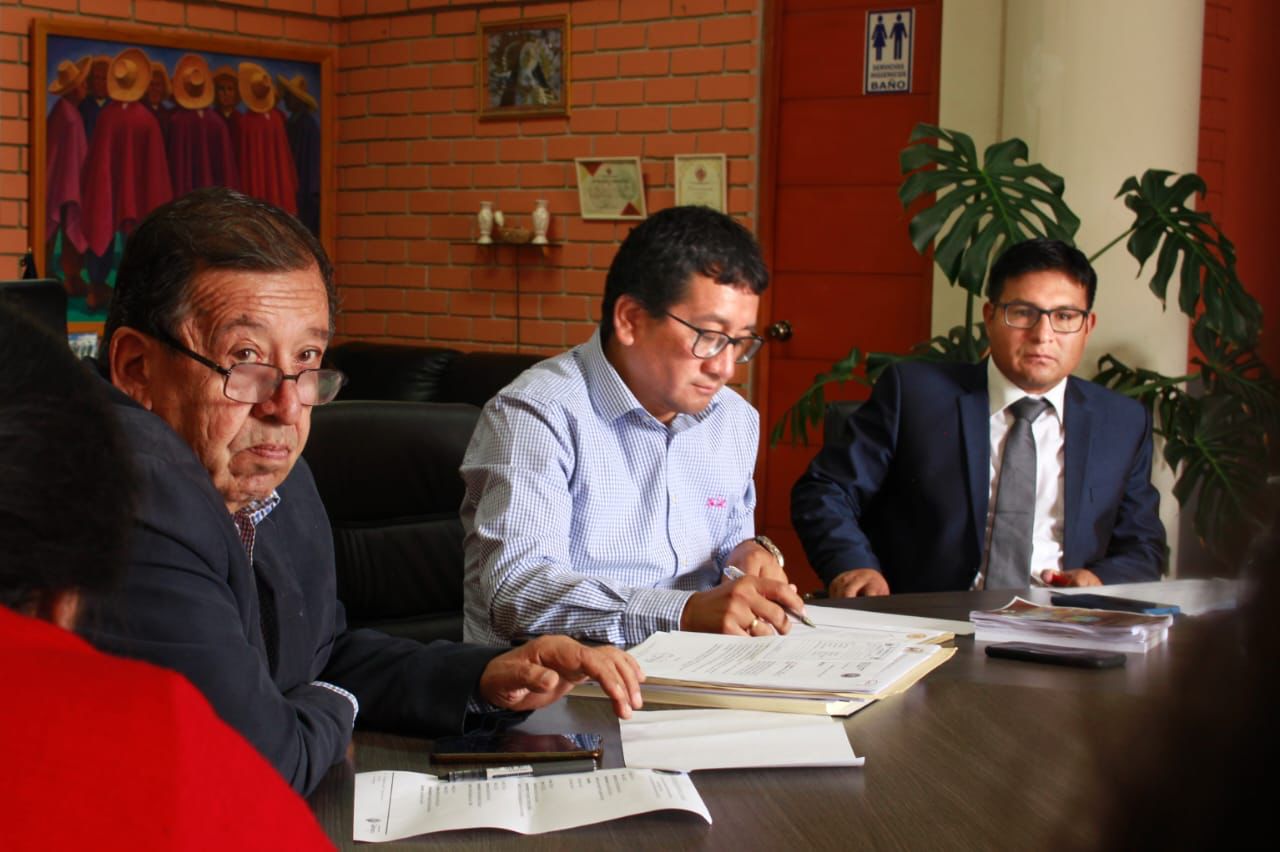 Alcalde provincial Henry Alcántara continúa atendiendo las necesidades de la población cajamarquina