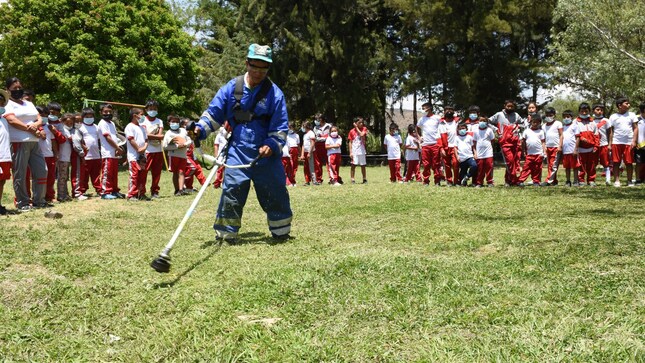 Realizamos la entrega de indumentaria deportiva a la I.E. La Merced en Condebamba