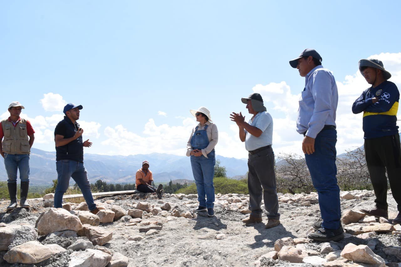 Realizamos entrega de material para la construcción de reservorio en el Huayo La Merced