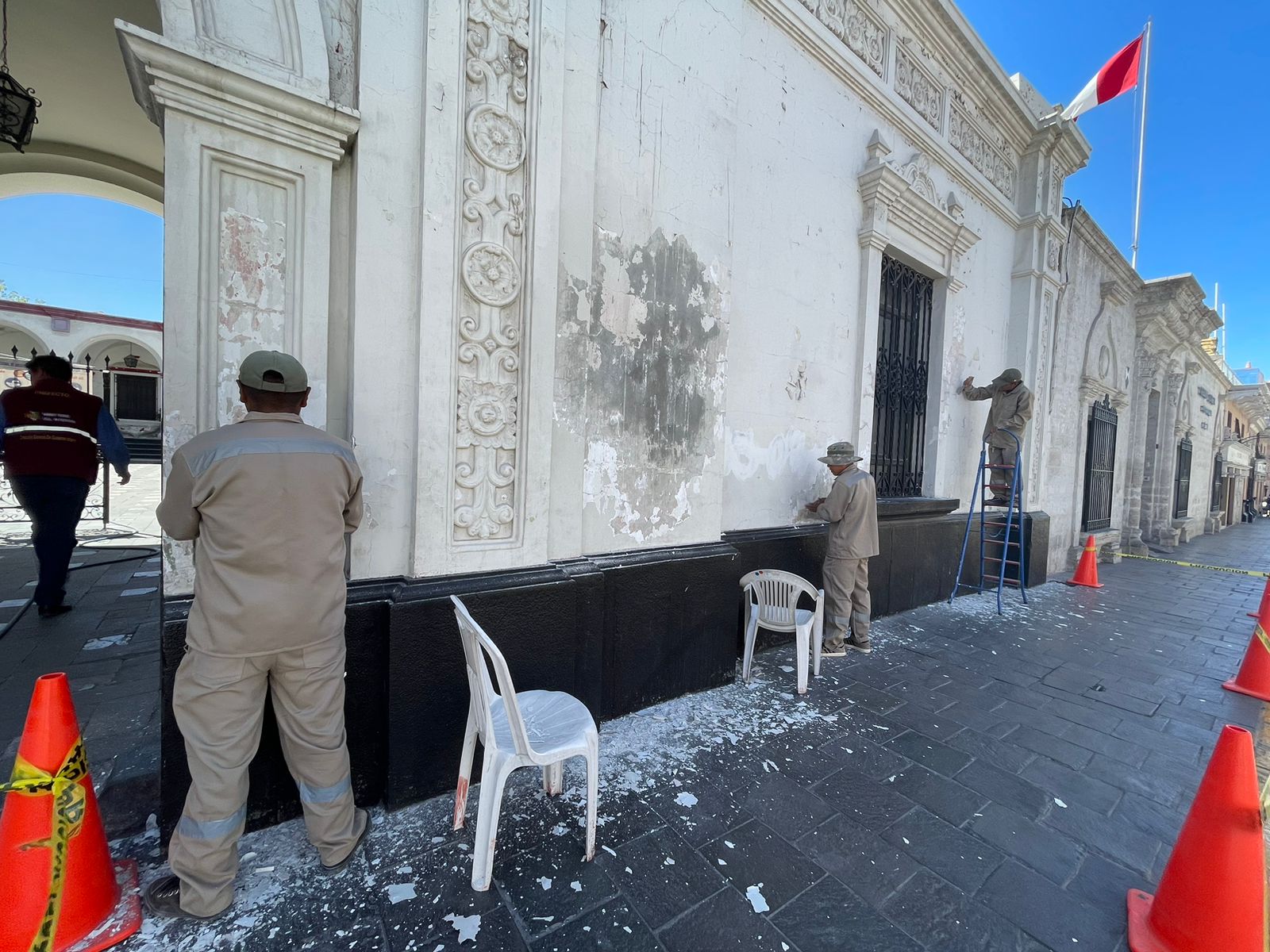 Ministerio de Cultura realiza el mantenimiento y limpieza de inmuebles en la Zona Monumental de Arequipa