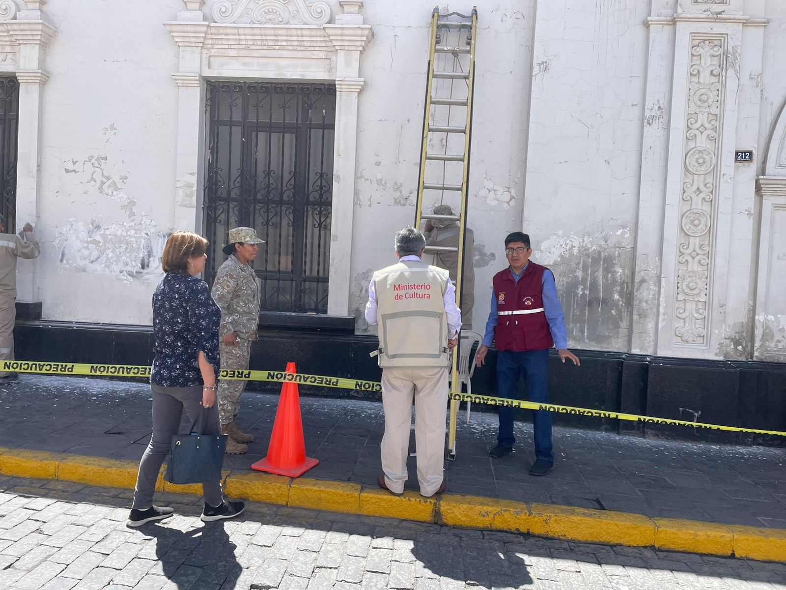Ministerio de Cultura realiza el mantenimiento y limpieza de inmuebles en la Zona Monumental de Arequipa