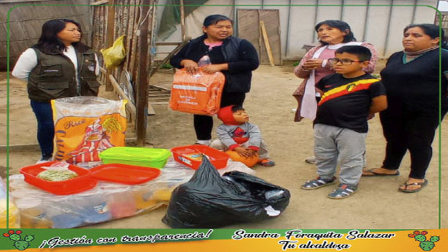 entrega de víveres a las ollas comunes