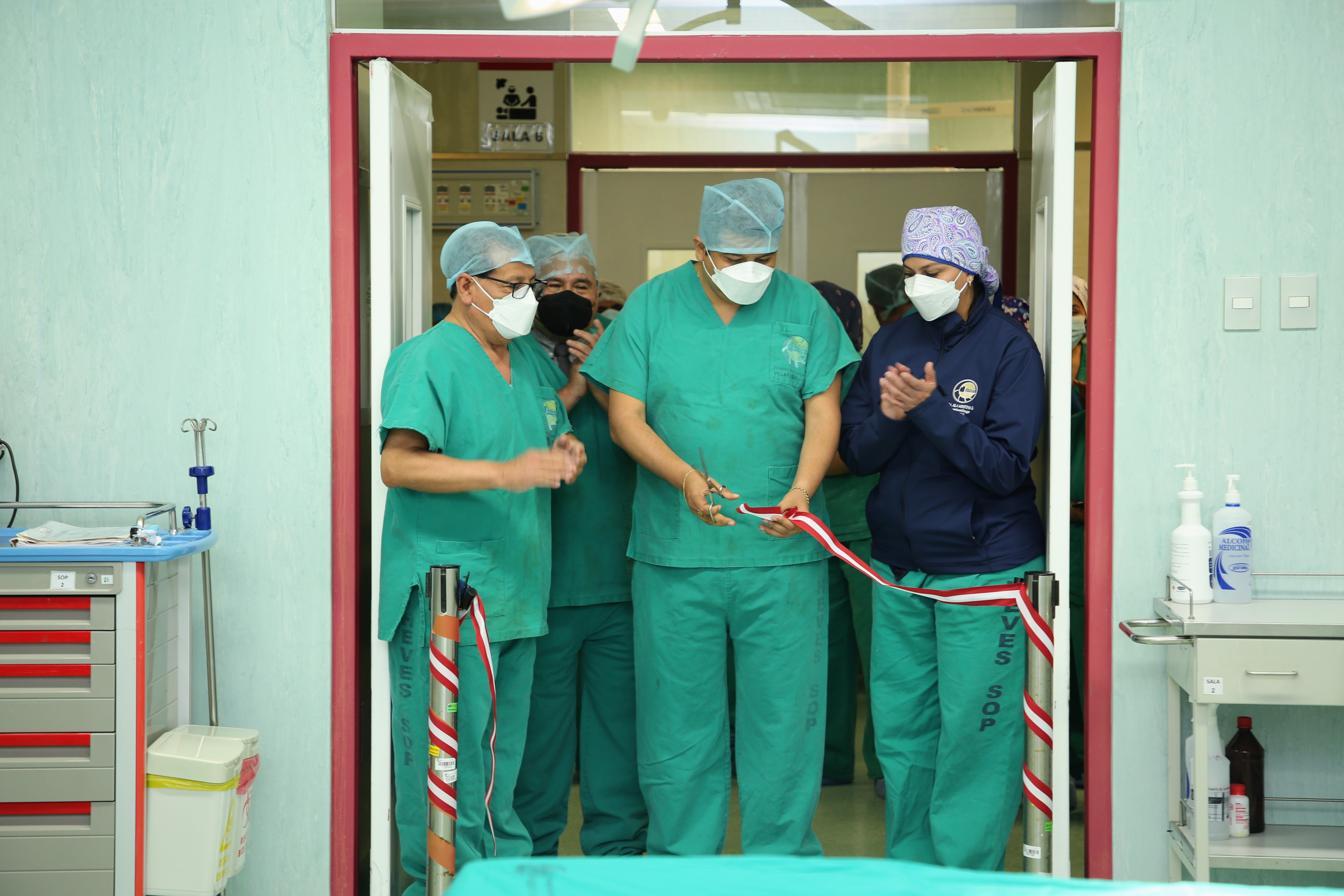 Foto de la inauguración de la sexta sala de operaciones HEVES