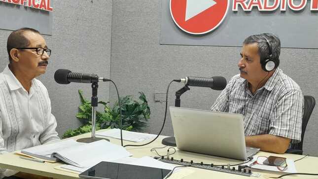 Entrevista al gobernador regional en Radio Tropical. 