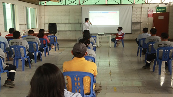empresa SUNSHINE es capacitado en materia de Seguridad y Salud en el Trabajo.