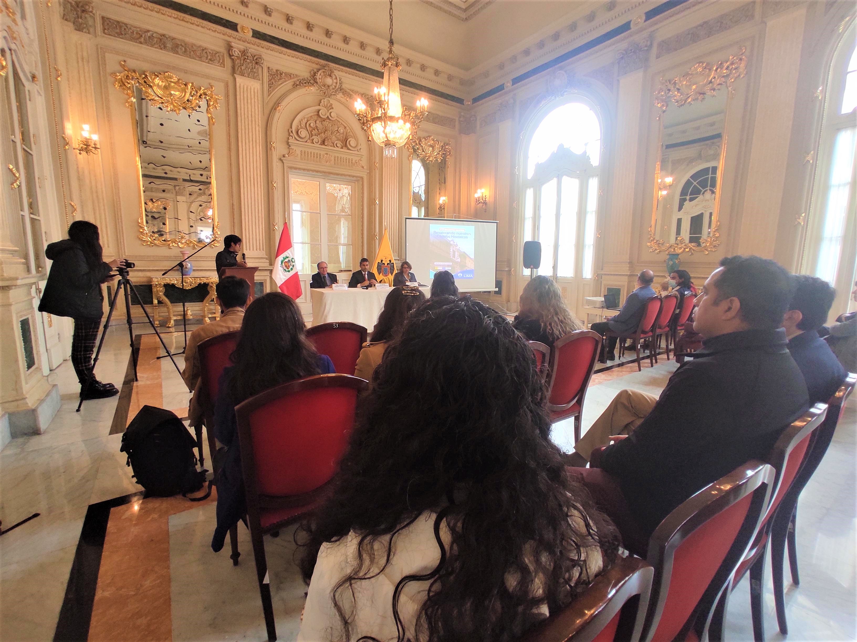 Imagen de la reunión de inauguración con los participantes del VIII Encuentro Nacional de Centros Históricos