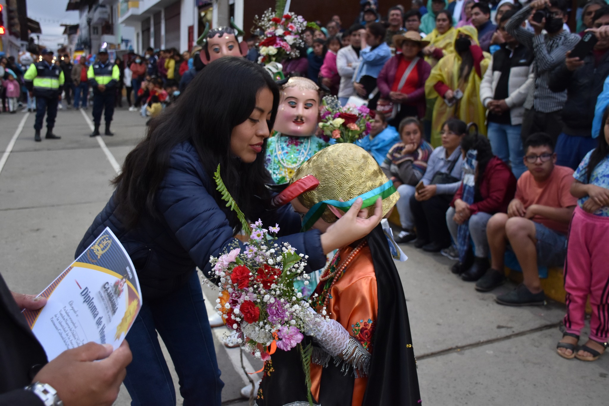 Bendición y concurso de vestidos nuevos de diablos