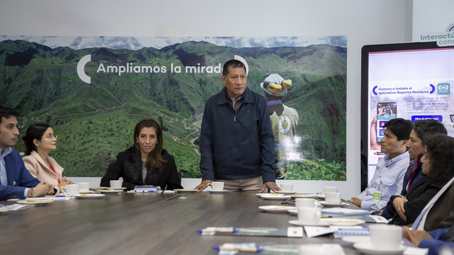 La reunión inició con la participación del presidente del Consejo Directivo del OEFA, Jaime Puicón, quien destacó la importancia de compartir instrumentos y sistemas implementados por el OEFA con las demás instituciones públicas para generar sinergias en beneficio de la ciudadanía. 