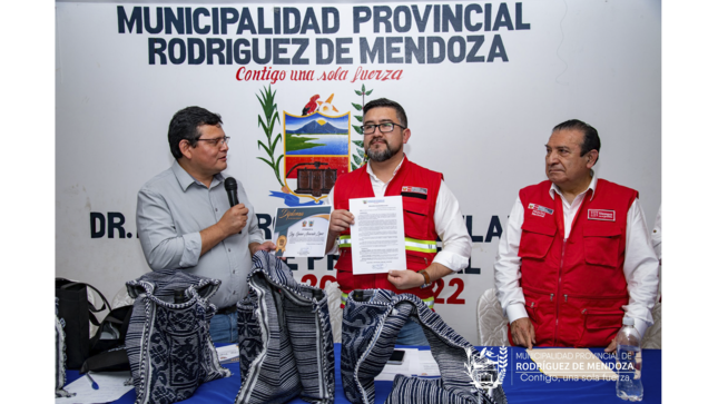 Ministro de Transportes y Comunicaciones se reúne con las autoridades de Rodríguez de Mendoza 