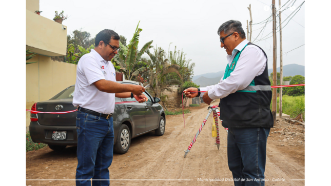  inauguran obra de agua 
