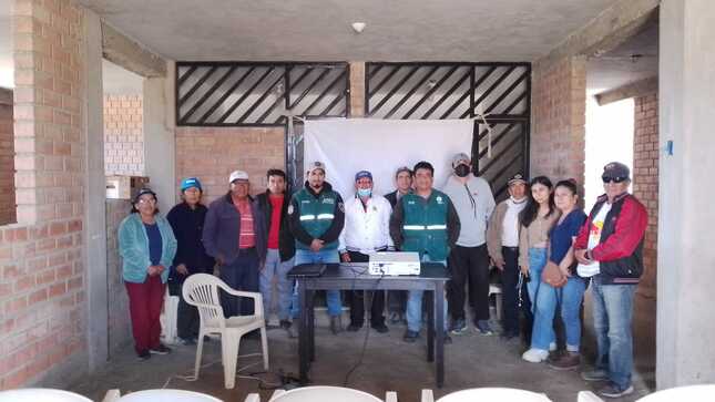 Capacitación a productores de frutas