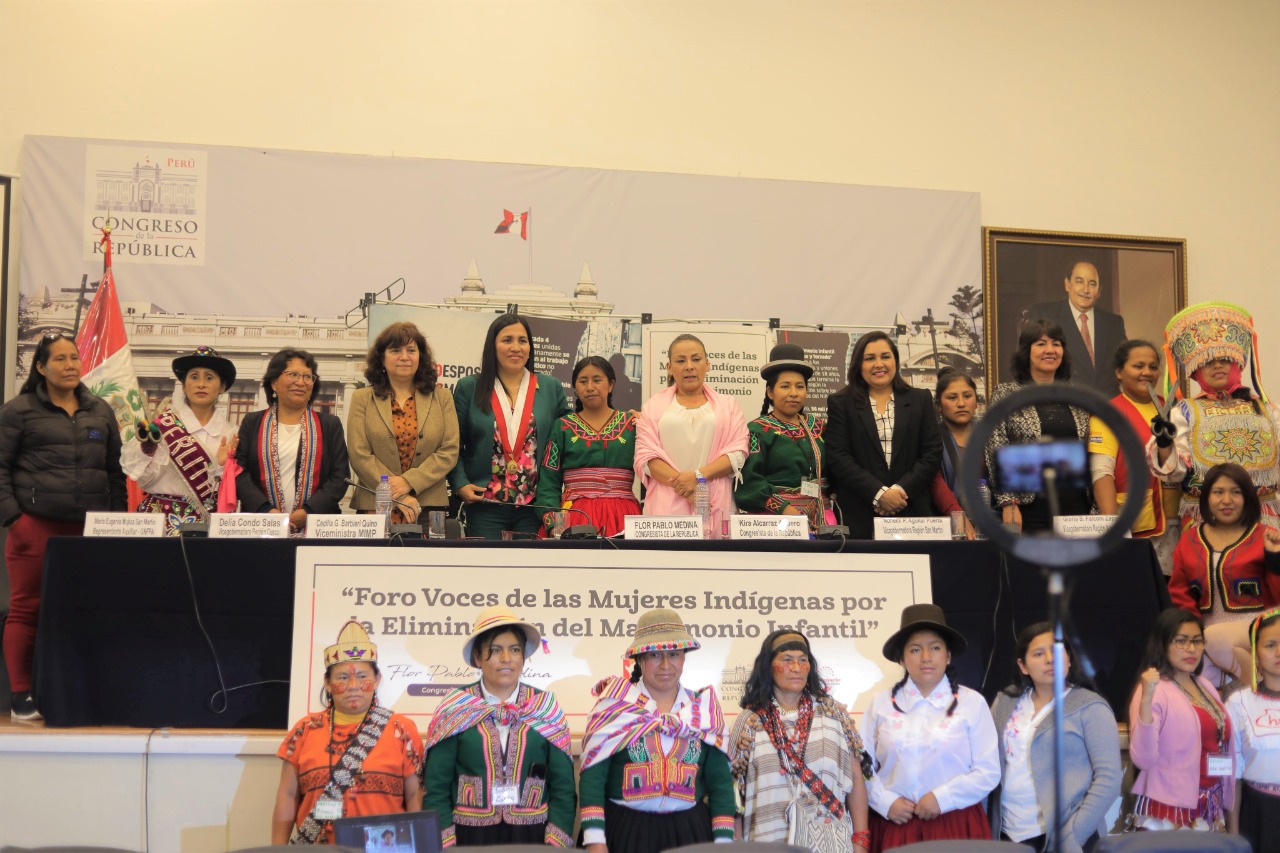 Autoridades y mujeres lideresas participantes del Foro "Voces de las mujeres indígenas por la eliminación del matrimonio infantil”