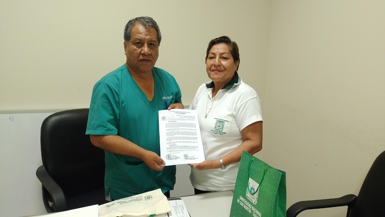 Director del hospital de Tocache y decana de la Facultad de Ciencias de la Salud de la UNSM - T
