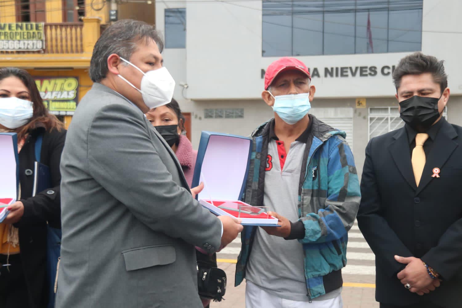 Municipalidad rinde homenaje a Kenllu Sifuentesy a Avilio Céspedes