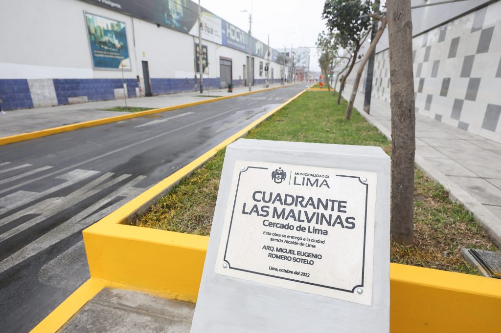Placa que conmemora la inauguración del cuadrante Las Malvinas en Cercado de Lima.
