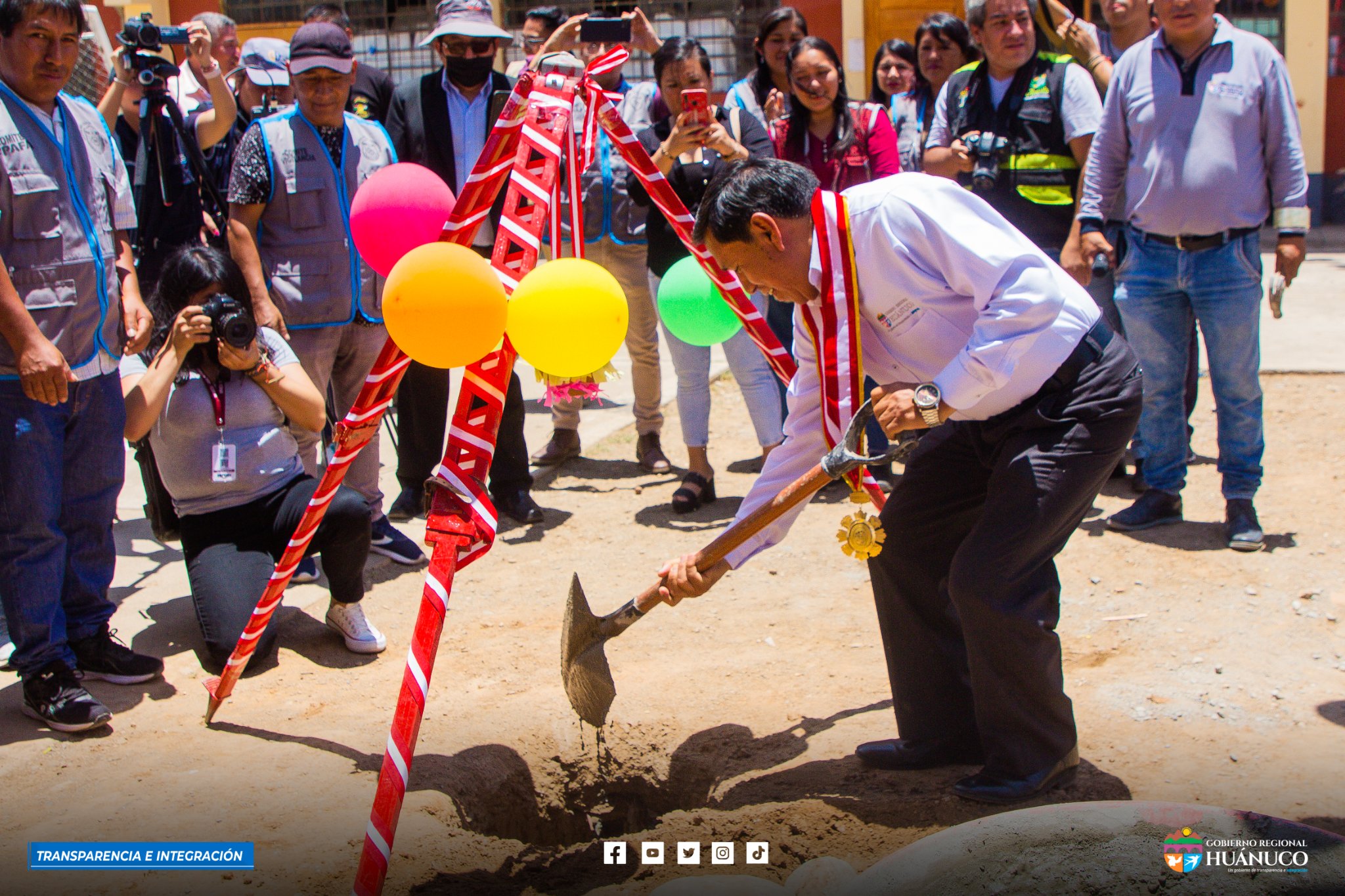 CONSTRUCCIÓN DEL TECHO DE LA INSTITUCIÓN EDUCATIVA JULIO ARMANDO RUÍZ VÁSQUEZ DE AMARILIS