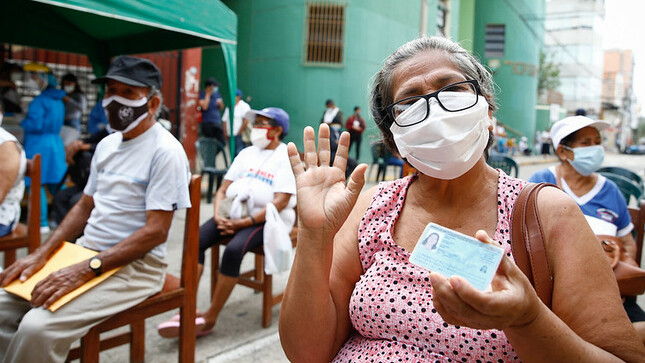 El sector salud recomienda a la población a completar las dosis contra la COVID 19