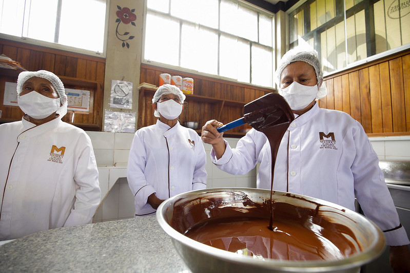 Asociación de Productoras Agropecuarias Mishki Cacao, conformada por 25 mujeres emprendedoras.
