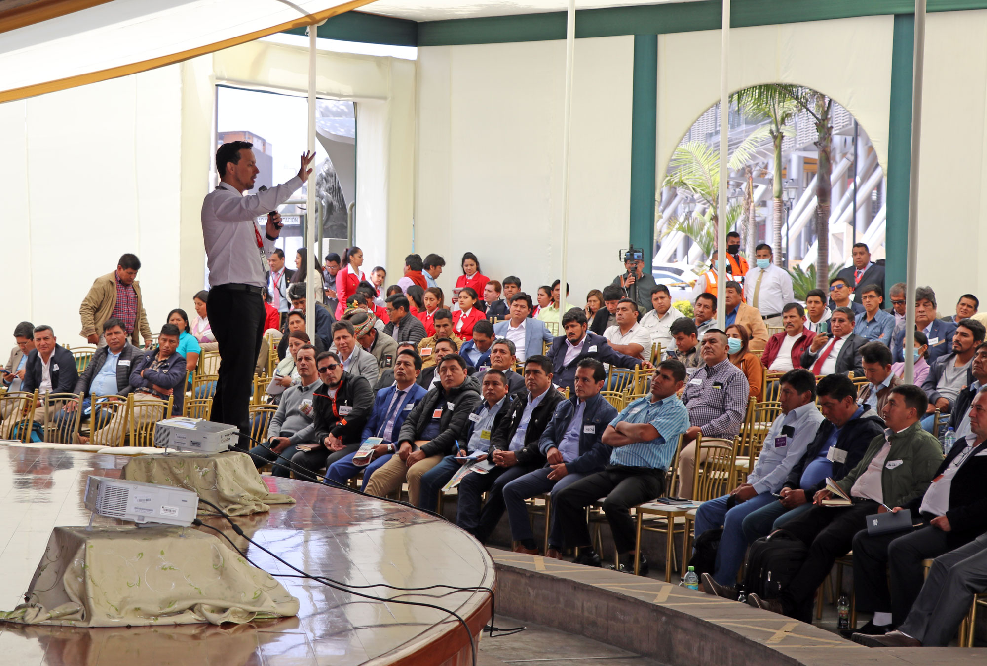 Presidente del Ceplan expone en Primera Convención Nacional de Alcaldes Electos del Perú