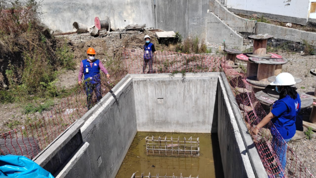 Comisionados supervisan obra
