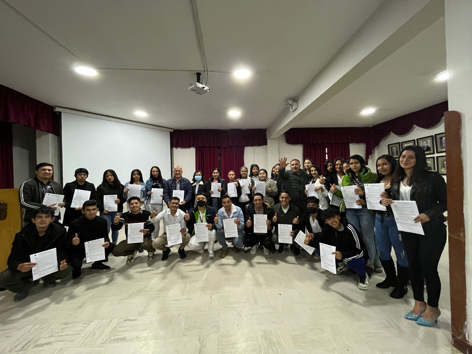Reconocimiento a docentes, estudiantes y ciudadanos que participaron en el programa “Chachapoyas comunidad saludable”