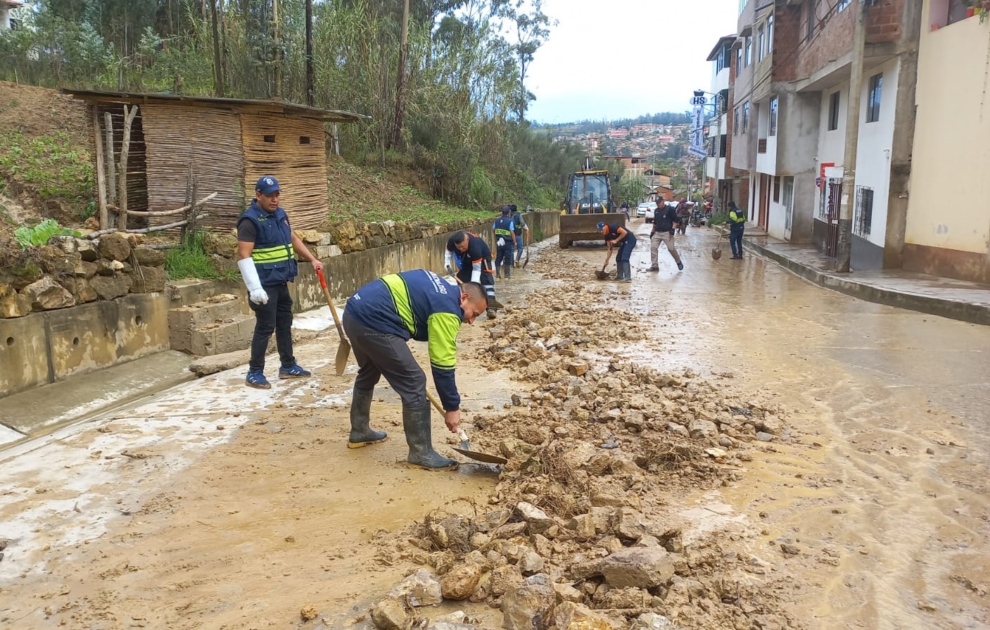Brigada de emergencia de seguridad ciudadana realiza labor de apoyo tras lluvias torrenciales caídas en Chachapoyas