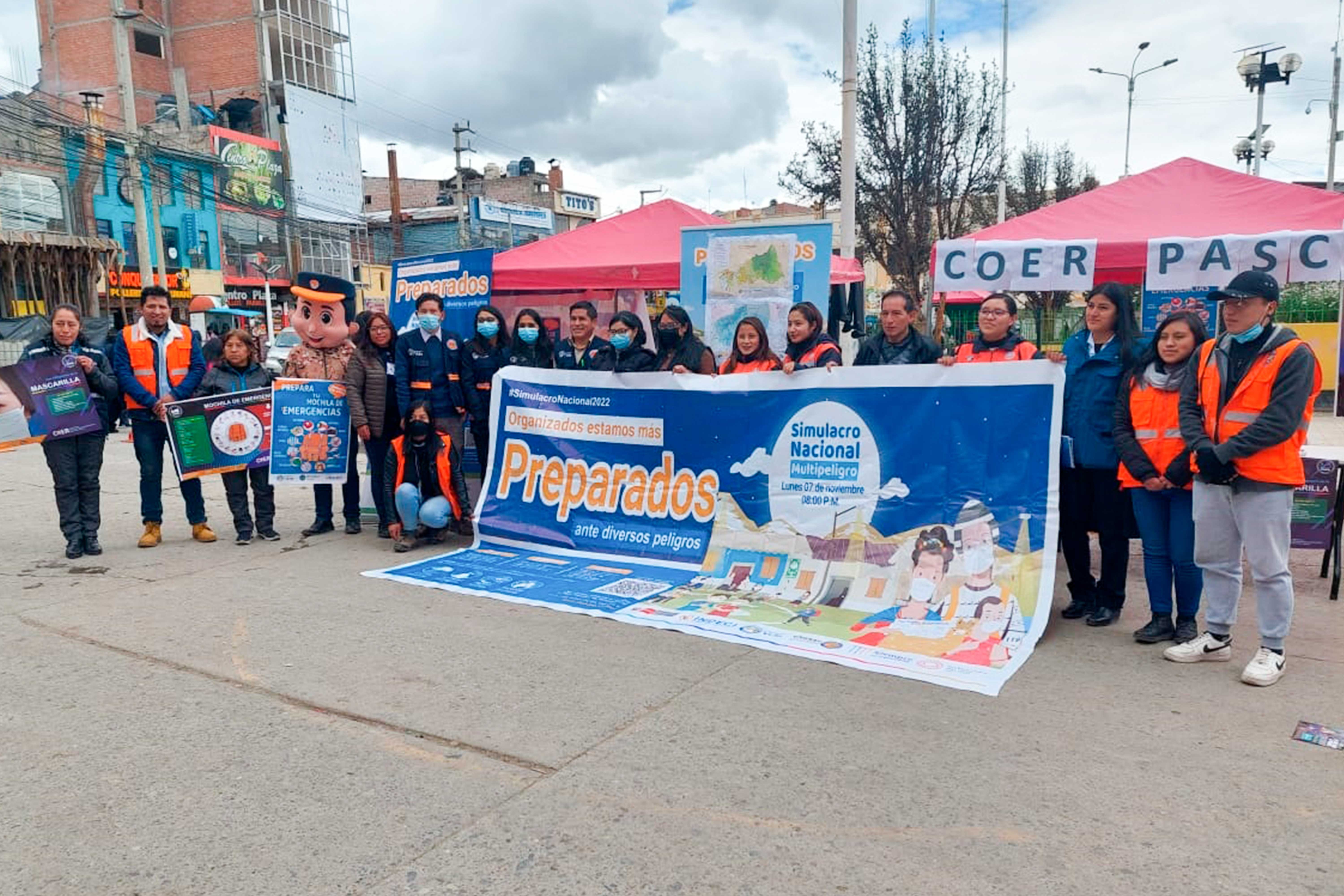 Foto general de las diferentes instituciones participes de la sensibilización.