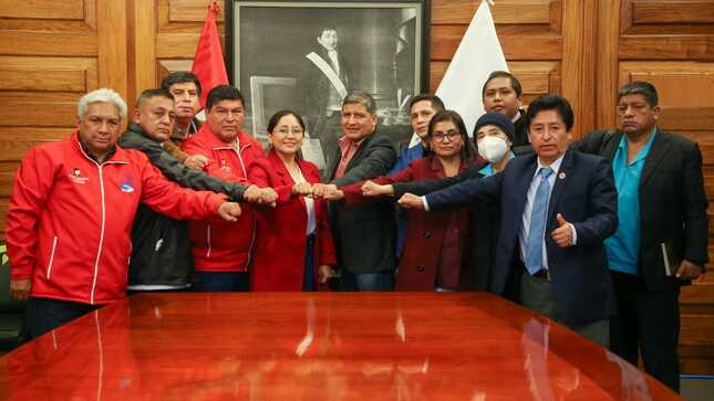 Ministra Portalatino: “Lograr mejores condiciones laborales para los trabajadores de salud será nuestra lucha constante”
