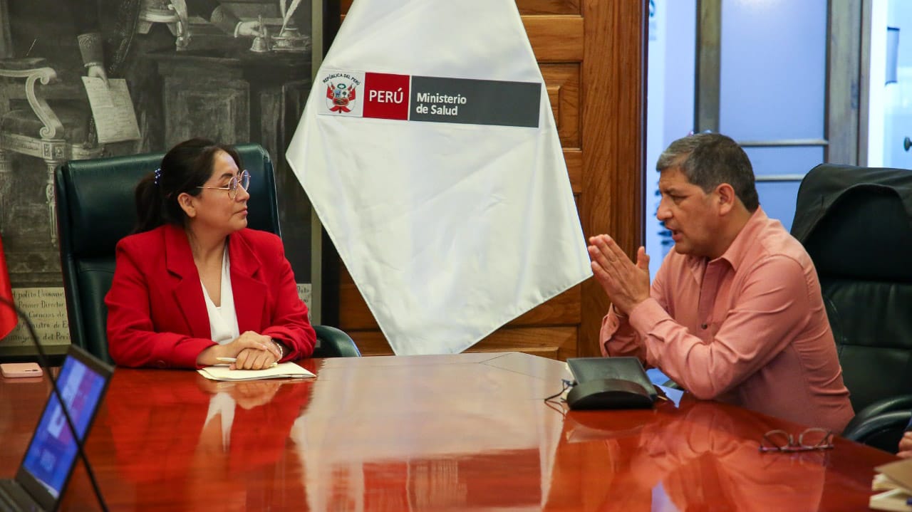 Ministra Portalatino: “Lograr mejores condiciones laborales para los trabajadores de salud será nuestra lucha constante”