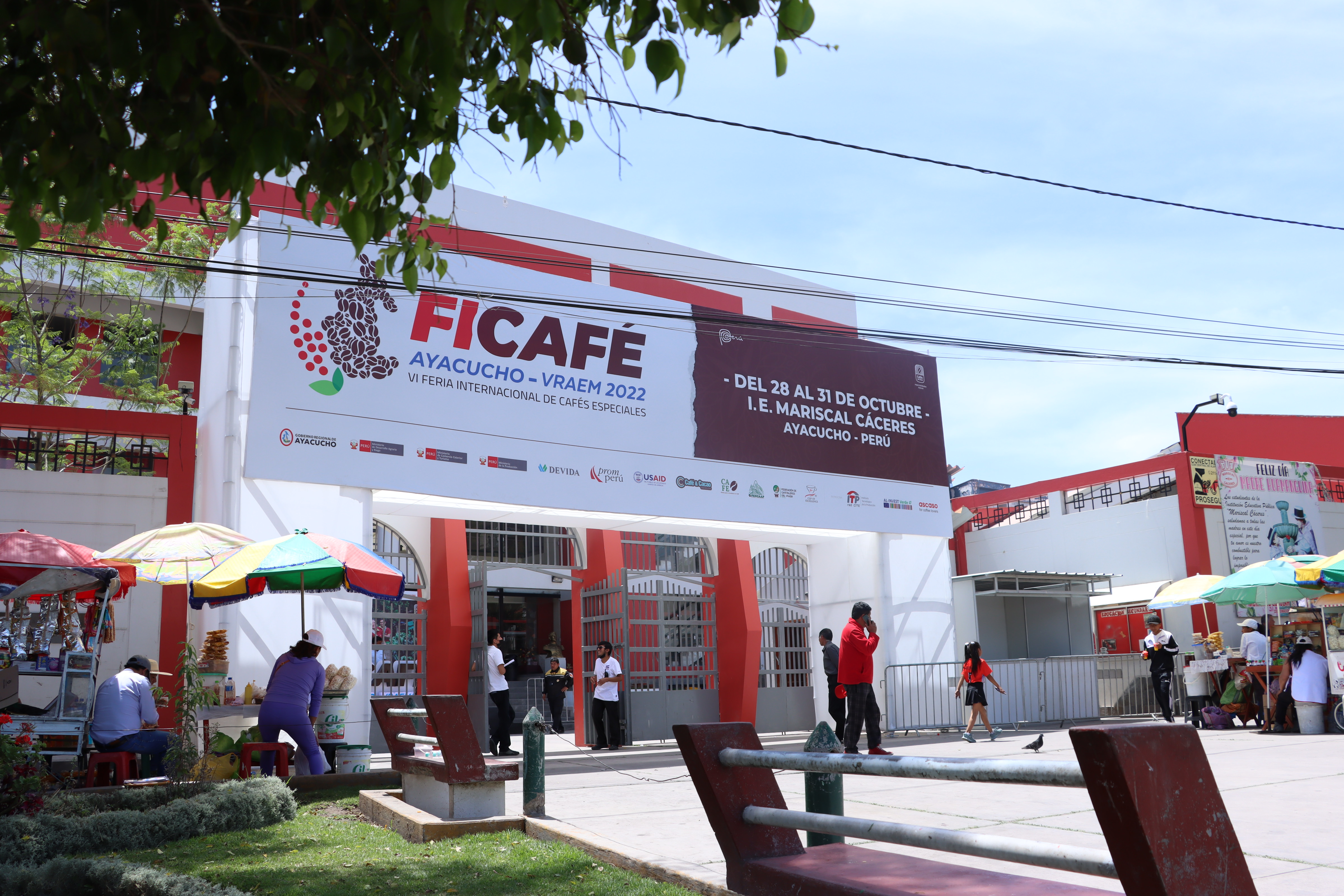 Cientos de caficultores de más de 10 regiones vienen participando en la ficafé