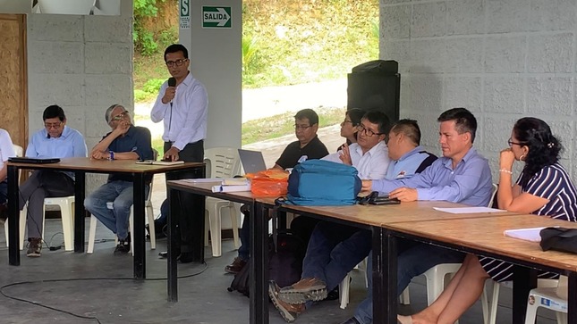 Director regional de Educación Ricardo Quevedo participó durante el desarrollo de los cursos de especialización en Educación Comunitaria Intercultural.