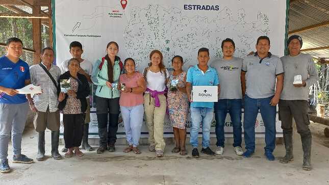Reunión entre las empresas Ronin y Titi Brandec SAC  y asociaciones ecológicas productoras de shiringa.